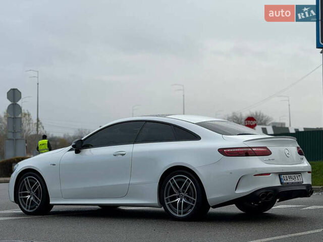 Белый Мерседес Е-Класс, объемом двигателя 3 л и пробегом 68 тыс. км за 73900 $, фото 4 на Automoto.ua