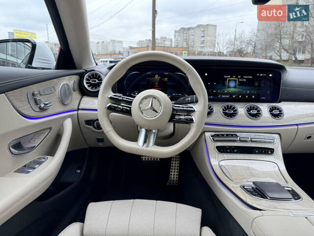 Белый Мерседес Е-Класс, объемом двигателя 3 л и пробегом 72 тыс. км за 61500 $, фото 1 на Automoto.ua