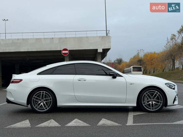 Белый Мерседес Е-Класс, объемом двигателя 3 л и пробегом 68 тыс. км за 73900 $, фото 7 на Automoto.ua