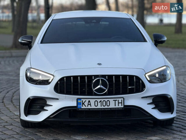Белый Мерседес Е-Класс, объемом двигателя 3 л и пробегом 12 тыс. км за 89999 $, фото 3 на Automoto.ua