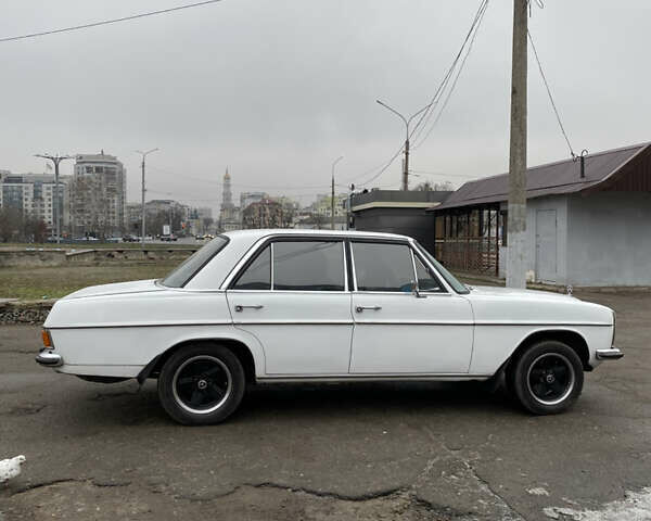 Білий Мерседес Е-Клас, об'ємом двигуна 2.2 л та пробігом 250 тис. км за 7700 $, фото 1 на Automoto.ua