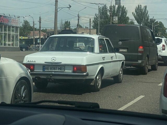 Білий Мерседес Е-Клас, об'ємом двигуна 0 л та пробігом 100 тис. км за 8000 $, фото 6 на Automoto.ua