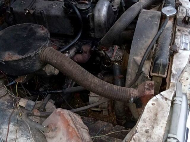 Білий Мерседес Е-Клас, об'ємом двигуна 2 л та пробігом 253 тис. км за 500 $, фото 6 на Automoto.ua