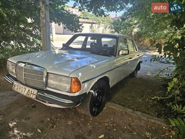 Белый Мерседес Е-Класс, объемом двигателя 2 л и пробегом 350 тыс. км за 1199 $, фото 1 на Automoto.ua