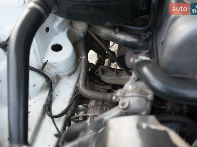 Белый Мерседес Е-Класс, объемом двигателя 1.99 л и пробегом 300 тыс. км за 3000 $, фото 22 на Automoto.ua