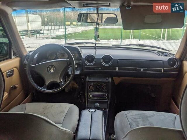 Белый Мерседес Е-Класс, объемом двигателя 0 л и пробегом 500 тыс. км за 1203 $, фото 6 на Automoto.ua