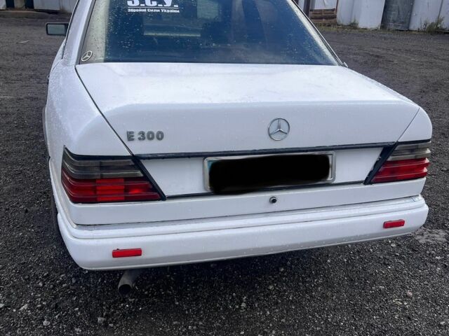 Мерседес Е-Клас 1985 у Броварах на Automoto.ua Білий Мерседес Е-Клас, об'ємом двигуна 3 л та пробігом 30 тис. км за 1700 $, фото 3 на Automoto.ua