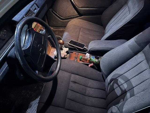 Білий Мерседес Е-Клас, об'ємом двигуна 2.3 л та пробігом 610 тис. км за 2000 $, фото 8 на Automoto.ua