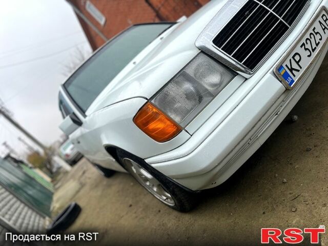 Білий Мерседес Е-Клас, об'ємом двигуна 2.3 л та пробігом 100 тис. км за 1650 $, фото 1 на Automoto.ua