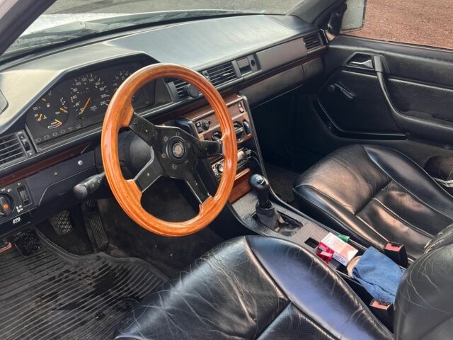 Мерседес Е-Клас 1985 у Броварах на Automoto.ua Білий Мерседес Е-Клас, об'ємом двигуна 3 л та пробігом 30 тис. км за 1700 $, фото 4 на Automoto.ua