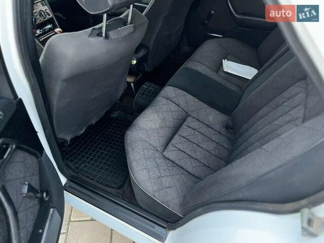 Білий Мерседес Е-Клас, об'ємом двигуна 2.6 л та пробігом 385 тис. км за 1700 $, фото 9 на Automoto.ua