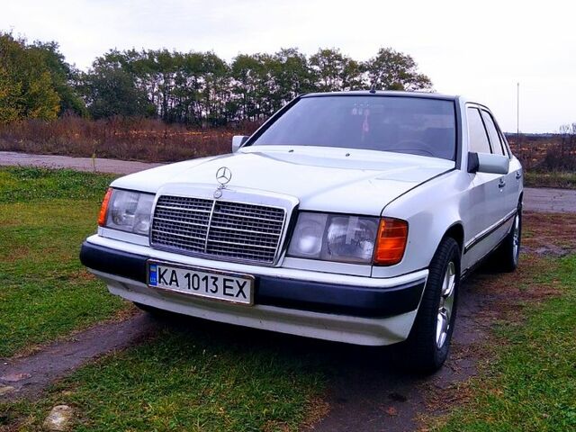 Білий Мерседес Е-Клас, об'ємом двигуна 2 л та пробігом 290 тис. км за 3100 $, фото 10 на Automoto.ua