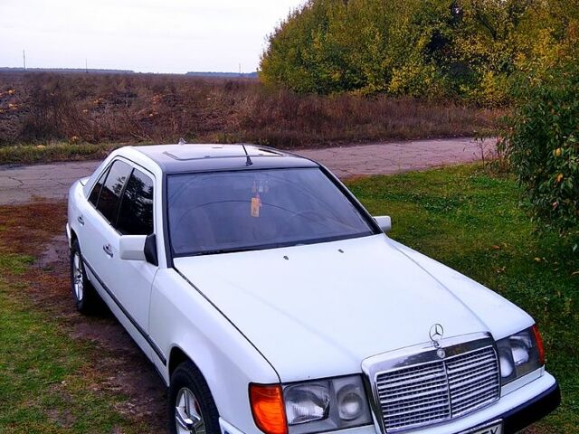 Білий Мерседес Е-Клас, об'ємом двигуна 2 л та пробігом 290 тис. км за 3100 $, фото 9 на Automoto.ua