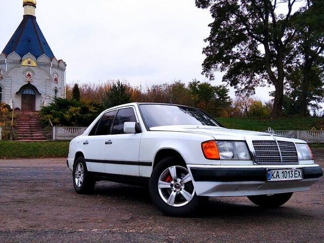 Білий Мерседес Е-Клас, об'ємом двигуна 2 л та пробігом 290 тис. км за 3100 $, фото 7 на Automoto.ua