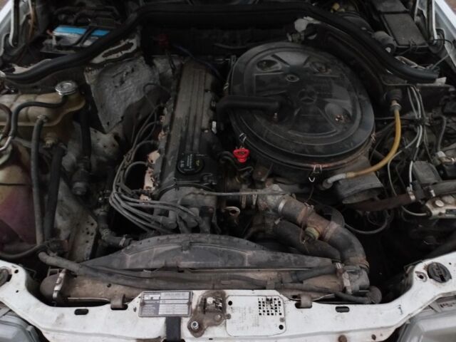 Білий Мерседес Е-Клас, об'ємом двигуна 2.6 л та пробігом 1 тис. км за 2300 $, фото 6 на Automoto.ua