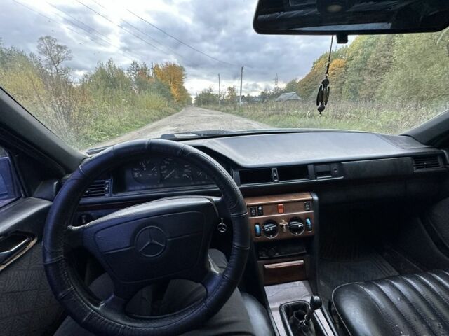 Білий Мерседес Е-Клас, об'ємом двигуна 2.4 л та пробігом 500 тис. км за 1000 $, фото 9 на Automoto.ua