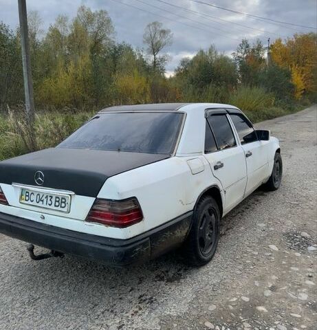 Білий Мерседес Е-Клас, об'ємом двигуна 2.4 л та пробігом 500 тис. км за 1000 $, фото 7 на Automoto.ua