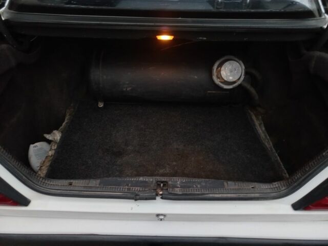 Білий Мерседес Е-Клас, об'ємом двигуна 2.6 л та пробігом 1 тис. км за 2300 $, фото 23 на Automoto.ua