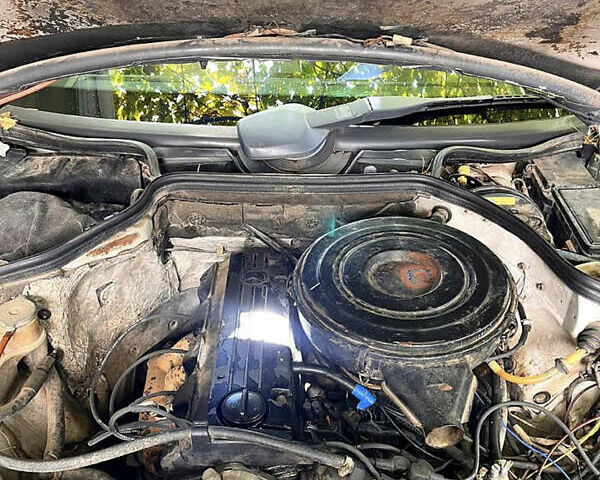 Білий Мерседес Е-Клас, об'ємом двигуна 2.3 л та пробігом 359 тис. км за 2100 $, фото 2 на Automoto.ua