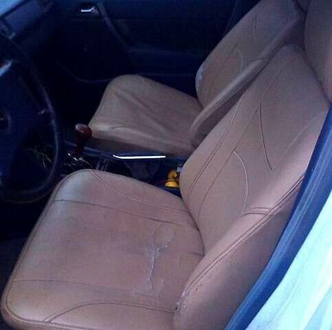 Білий Мерседес Е-Клас, об'ємом двигуна 2 л та пробігом 100 тис. км за 600 $, фото 2 на Automoto.ua