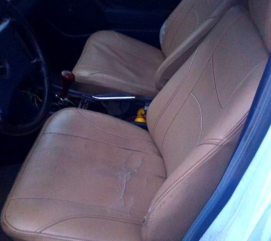 Білий Мерседес Е-Клас, об'ємом двигуна 2 л та пробігом 100 тис. км за 600 $, фото 3 на Automoto.ua