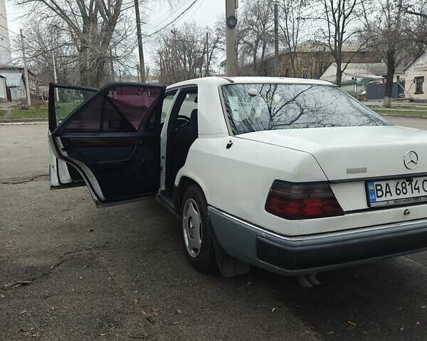 Білий Мерседес Е-Клас, об'ємом двигуна 3 л та пробігом 400 тис. км за 2750 $, фото 7 на Automoto.ua