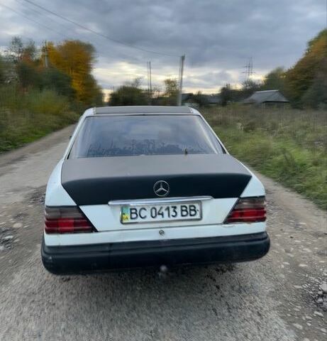 Білий Мерседес Е-Клас, об'ємом двигуна 2.4 л та пробігом 500 тис. км за 1000 $, фото 6 на Automoto.ua