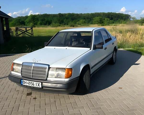 Мерседес Е-Класс 1987 в Тячеве на Automoto.ua Белый Мерседес Е-Класс, объемом двигателя 2.5 л и пробегом 770 тыс. км за 2500 $, фото 8 на Automoto.ua