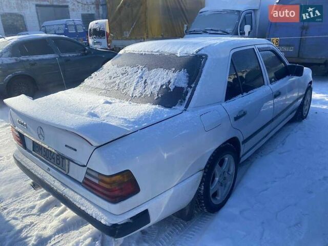 Белый Мерседес Е-Класс, объемом двигателя 2.6 л и пробегом 250 тыс. км за 3000 $, фото 10 на Automoto.ua
