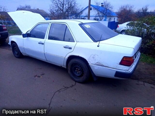 Білий Мерседес Е-Клас, об'ємом двигуна 2 л та пробігом 100 тис. км за 600 $, фото 1 на Automoto.ua