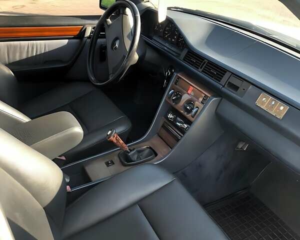 Мерседес Е-Класс 1987 в Тячеве на Automoto.ua Белый Мерседес Е-Класс, объемом двигателя 2.5 л и пробегом 770 тыс. км за 2500 $, фото 7 на Automoto.ua