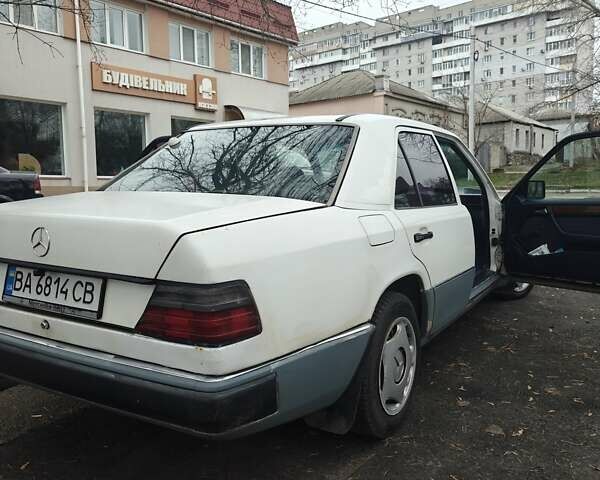 Білий Мерседес Е-Клас, об'ємом двигуна 3 л та пробігом 400 тис. км за 2750 $, фото 9 на Automoto.ua