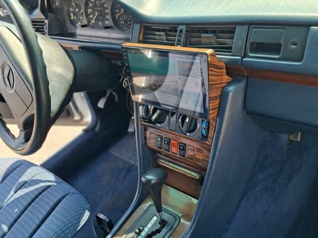 Білий Мерседес Е-Клас, об'ємом двигуна 2.6 л та пробігом 444 тис. км за 7300 $, фото 7 на Automoto.ua