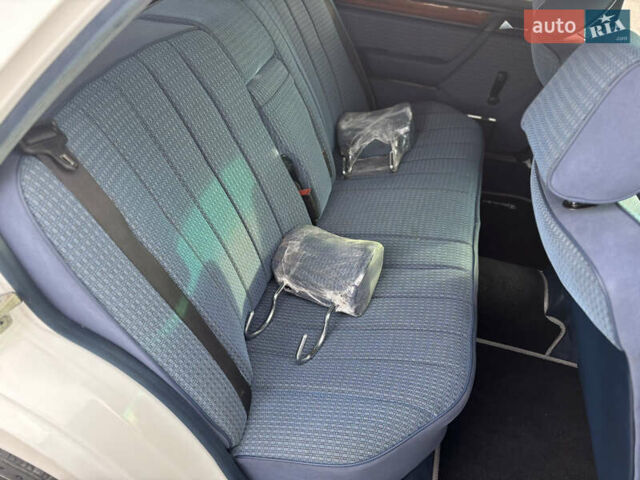 Білий Мерседес Е-Клас, об'ємом двигуна 2.6 л та пробігом 476 тис. км за 5300 $, фото 13 на Automoto.ua