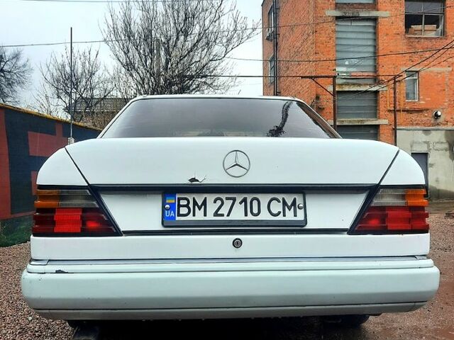 Білий Мерседес Е-Клас, об'ємом двигуна 2 л та пробігом 431 тис. км за 2700 $, фото 3 на Automoto.ua
