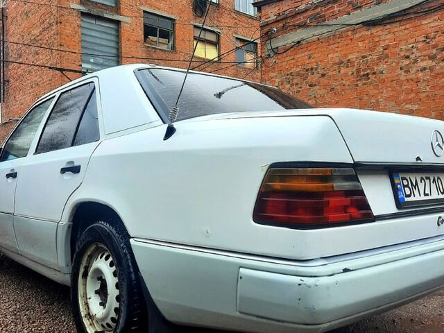 Білий Мерседес Е-Клас, об'ємом двигуна 2 л та пробігом 431 тис. км за 2700 $, фото 2 на Automoto.ua