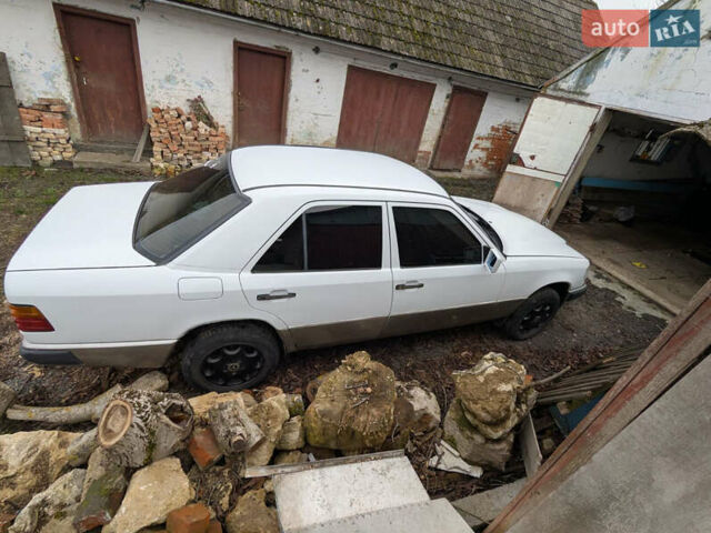 Білий Мерседес Е-Клас, об'ємом двигуна 2 л та пробігом 360 тис. км за 1850 $, фото 3 на Automoto.ua