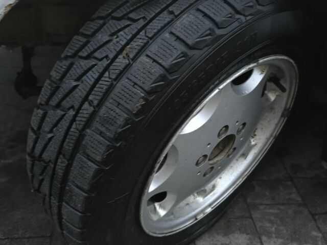 Белый Мерседес Е-Класс, объемом двигателя 2 л и пробегом 357 тыс. км за 1700 $, фото 14 на Automoto.ua