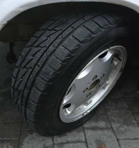 Белый Мерседес Е-Класс, объемом двигателя 2 л и пробегом 357 тыс. км за 1700 $, фото 12 на Automoto.ua