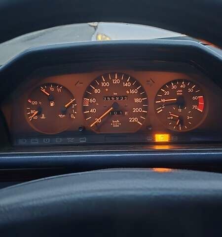 Белый Мерседес Е-Класс, объемом двигателя 2 л и пробегом 357 тыс. км за 1700 $, фото 15 на Automoto.ua