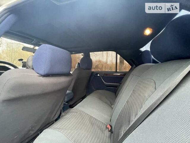 Білий Мерседес Е-Клас, об'ємом двигуна 2.2 л та пробігом 370 тис. км за 3000 $, фото 16 на Automoto.ua