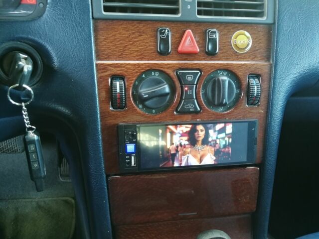 Білий Мерседес Е-Клас, об'ємом двигуна 2.3 л та пробігом 252 тис. км за 7500 $, фото 9 на Automoto.ua