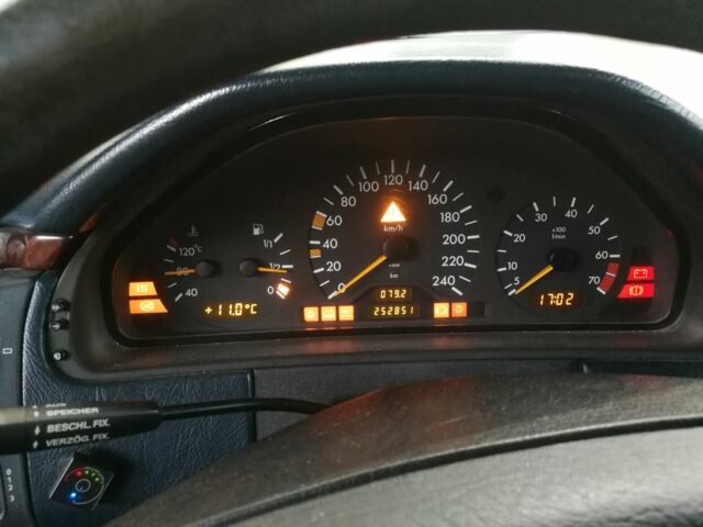 Білий Мерседес Е-Клас, об'ємом двигуна 2.3 л та пробігом 252 тис. км за 7500 $, фото 5 на Automoto.ua