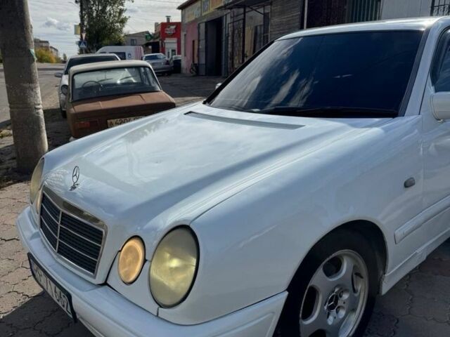 Мерседес Е-Класс 1998 в Николаеве на Automoto.ua Белый Мерседес Е-Класс, объемом двигателя 2.2 л и пробегом 300 тыс. км за 2199 $, фото 7 на Automoto.ua