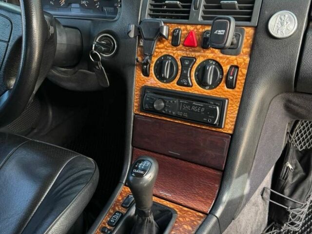 Мерседес Е-Класс 1998 в Николаеве на Automoto.ua Белый Мерседес Е-Класс, объемом двигателя 2.2 л и пробегом 300 тыс. км за 2199 $, фото 15 на Automoto.ua