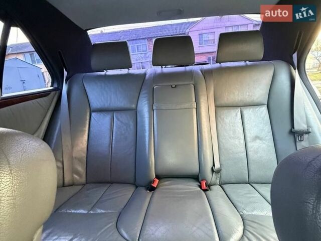 Білий Мерседес Е-Клас, об'ємом двигуна 3.2 л та пробігом 330 тис. км за 5000 $, фото 12 на Automoto.ua