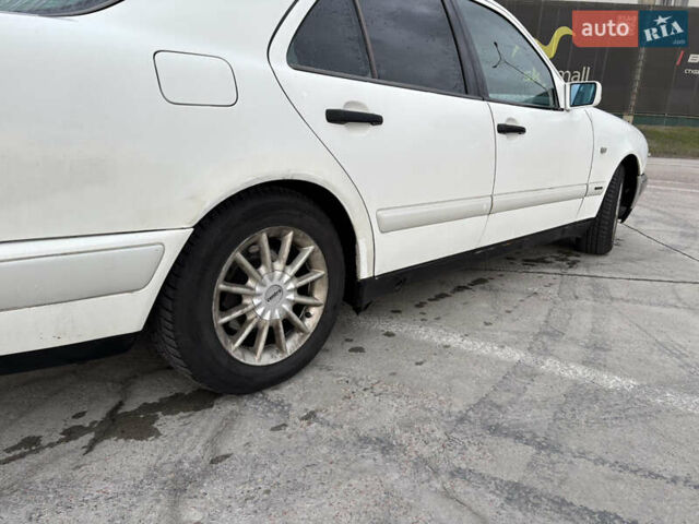 Білий Мерседес Е-Клас, об'ємом двигуна 2.16 л та пробігом 470 тис. км за 3000 $, фото 11 на Automoto.ua