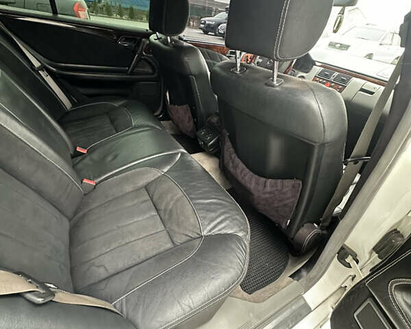 Білий Мерседес Е-Клас, об'ємом двигуна 2.8 л та пробігом 487 тис. км за 5900 $, фото 5 на Automoto.ua