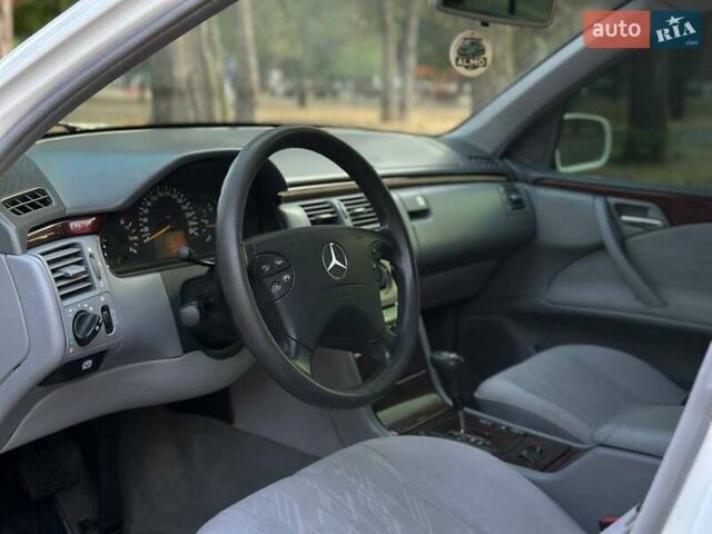 Мерседес Е-Класс 2000 в Николаеве на Automoto.ua Белый Мерседес Е-Класс, объемом двигателя 3.2 л и пробегом 336 тыс. км за 4800 $, фото 7 на Automoto.ua