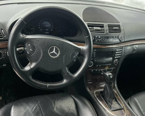 Белый Мерседес Е-Класс, объемом двигателя 2.15 л и пробегом 390 тыс. км за 4500 $, фото 10 на Automoto.ua